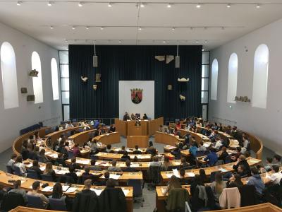 Foto des Albums: Planspiel der 10. Klassen im Landtag Rheinland- Pfalz: Politik hautnah! (18.03.2017)