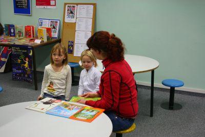 Foto des Albums: Vorlesetag in der Stadt- und Landesbibliothek (23.11.2007)