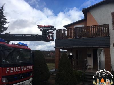 Bereitstellung DLK mit Krankentragenlagerung 