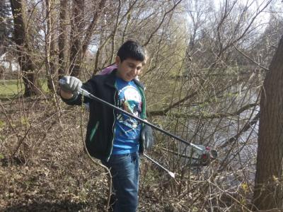 Foto des Albums: Elmshorn macht Putz! Fünftklässler sammeln Müll in den Steindammwiesen.