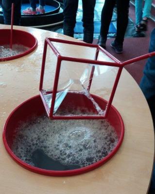 Foto des Albums: Die fünften Klassen bei der Ausstellung „Mathematik zum Anfassen“