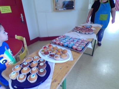 Foto des Albums: Waffelbasar Klasse 1a