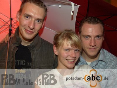 Foto des Albums: Grandiose Eröffnungsparty im Pub a la Pub - Teil 2 (01.10.2005)