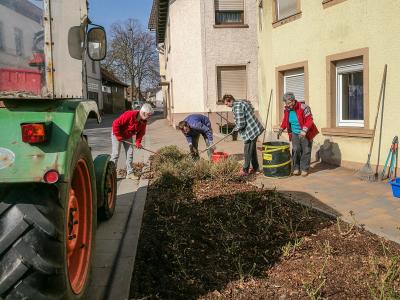 Foto des Albums: Aktionstag "Miteinander, Füreinander, ein Dorf für Jung und Alt"