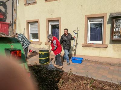 Foto des Albums: Aktionstag "Miteinander, Füreinander, ein Dorf für Jung und Alt"