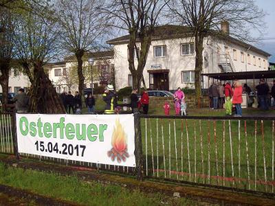 Foto des Albums: Osterfeuer auf dem Rehfelder Dorfanger (17. 04. 2017)