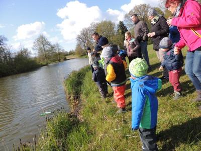 Foto des Albums: Ostereiersuche der Beesdauer Kinder