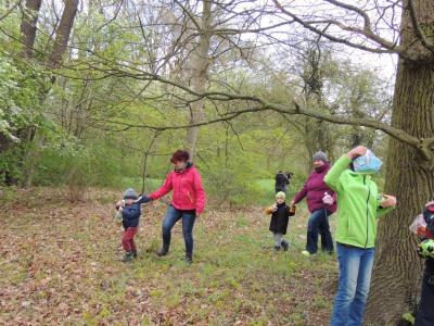 Foto des Albums: Ostereiersuche der Beesdauer Kinder