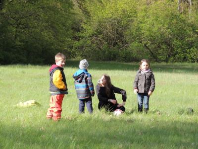 Foto des Albums: Ostereiersuche der Beesdauer Kinder