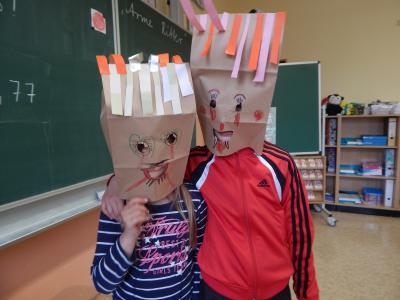 Foto des Albums: Basteln mit Tüten Klasse 1b