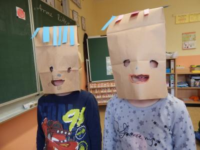 Foto des Albums: Basteln mit Tüten Klasse 1b