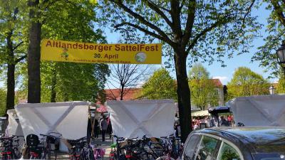 Foto des Albums: Rehfelder Radler-Lilien-Tour zum Sattelfest in Altlandsberg (01. 05. 2017)