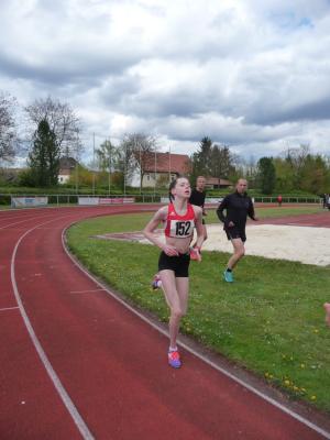 Lena Morig beim 2000 m-Lauf (Foto: LG Osterode)  (Bild vergr&ouml;&szlig;ern)