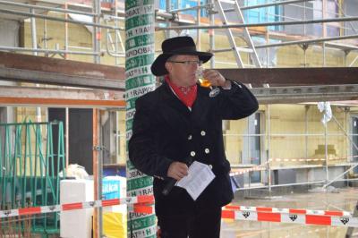 Foto des Albums: Richtfest für neue Wohn- und Geschäftsgebäude in der Bahnhofstraße