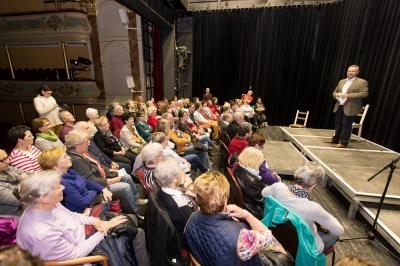 Vorschaubild: Eröffnung und Begrüßung der Gäste durch Bürgermeister Holger Obst im Stadttheater