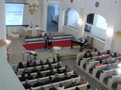 Vorschaubild: Salome Epp und Antonia Krell in der Christuskirche moderieren die musikalische Reise