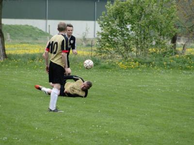 Foto des Albums: Häsener SV II - FC Falkenthaler Füchse II