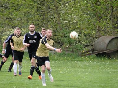 Foto des Albums: Häsener SV II - FC Falkenthaler Füchse II