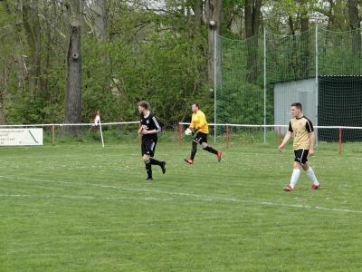 Foto des Albums: Häsener SV II - FC Falkenthaler Füchse II