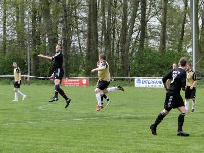Foto des Albums: Häsener SV II - FC Falkenthaler Füchse II