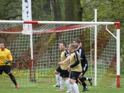 Foto des Albums: Häsener SV II - FC Falkenthaler Füchse II