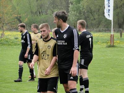 Foto des Albums: Häsener SV II - FC Falkenthaler Füchse II