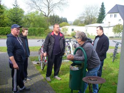 Sammeln zum Fr&uuml;hst&uuml;ck  (Bild vergr&ouml;&szlig;ern)