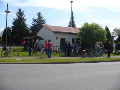 Sammeln zur Abfahrt - 1  (Bild vergr&ouml;&szlig;ern)