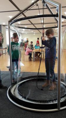 Foto des Albums: Kl. 1 und 2 zu Besuch im Minimathematikum der Sparkasse ABG