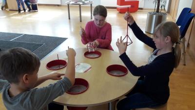 Foto des Albums: Kl. 1 und 2 zu Besuch im Minimathematikum der Sparkasse ABG