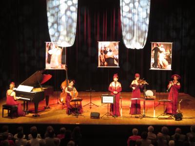 Foto des Albums: Pfingstsonntag-Konzert: Dresdner Salondamen