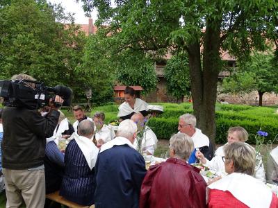 Foto des Albums: Aufgetischt im Klostergarten (10.06.2017)