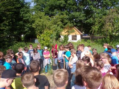 Foto des Albums: Apfelbaum aus Bönningstedt von unseren Schülern gepflanzt