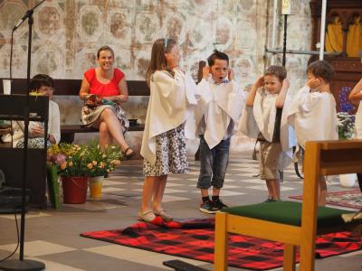 Foto des Albums: Blockflötenschüler gestalten Kirchencafé