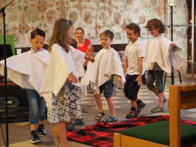Foto des Albums: Blockflötenschüler gestalten Kirchencafé