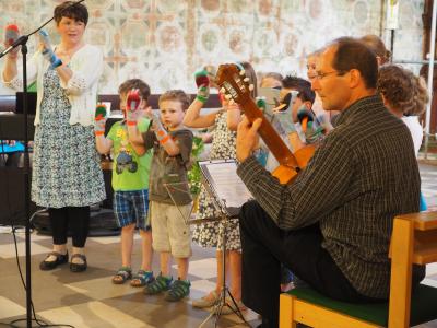Foto des Albums: Blockflötenschüler gestalten Kirchencafé