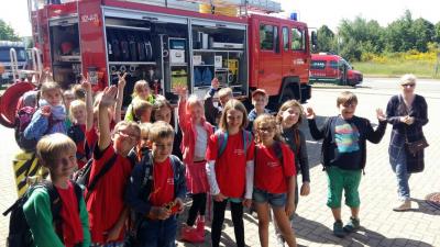 Foto des Albums: Besuch bei der Feuerwehr zum Kindertag