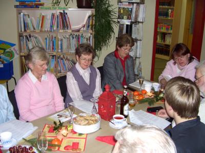 Foto des Albums: Weihnachtsfeier in der Bibliothek (13. 12. 2007)