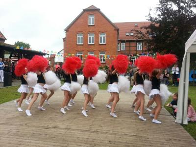 Foto des Albums: Cheerleader beim Tag des Museums des Heimatvereins Crivitz