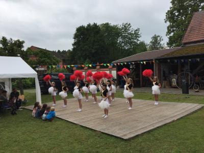 Foto des Albums: Cheerleader beim Tag des Museums des Heimatvereins Crivitz