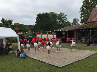 Foto des Albums: Cheerleader beim Tag des Museums des Heimatvereins Crivitz