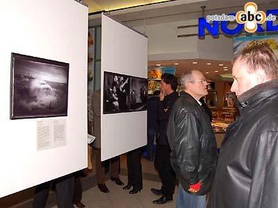 Foto des Albums: Eröffnung der  WORLD PRESS PHOTO 07 in den Bahnhofspassagen - Serie 1 (10.01.2008)