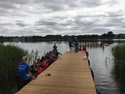 Foto des Albums: Drachenbootrennen 2017 - Das Lehrerboot der 3 Crivitzer Schulen gegen die Abiturienten des Jahrganges 2016/17