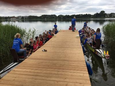 Foto des Albums: Drachenbootrennen 2017 - Das Lehrerboot der 3 Crivitzer Schulen gegen die Abiturienten des Jahrganges 2016/17