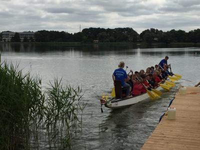 Foto des Albums: Drachenbootrennen 2017 - Das Lehrerboot der 3 Crivitzer Schulen gegen die Abiturienten des Jahrganges 2016/17