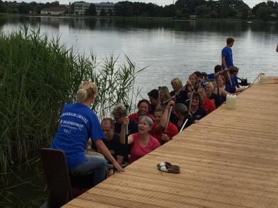 Foto des Albums: Drachenbootrennen 2017 - Das Lehrerboot der 3 Crivitzer Schulen gegen die Abiturienten des Jahrganges 2016/17