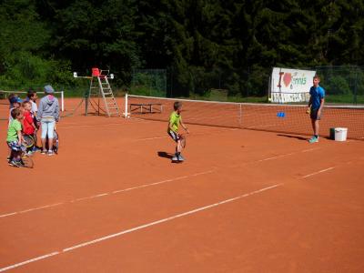 Foto des Albums: Ferienprogramm 2017 - Tennis-Schnuppertag (07. 08. 2017)