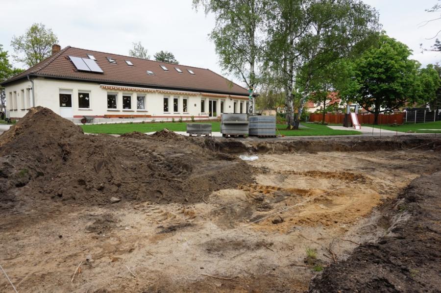 Bild: Erneuerung des Sandkastens