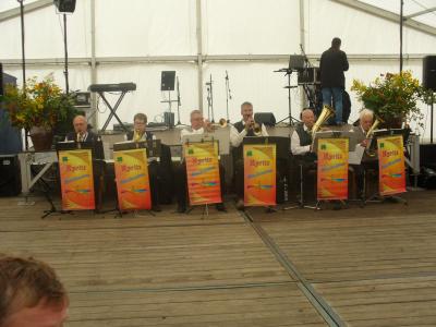 Die Kyritz Musikanten  (Bild vergr&ouml;&szlig;ern)