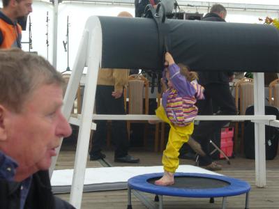 Au&szlig;er Konkurenz oder fr&uuml;h &uuml;bt sich  (Bild vergr&ouml;&szlig;ern)